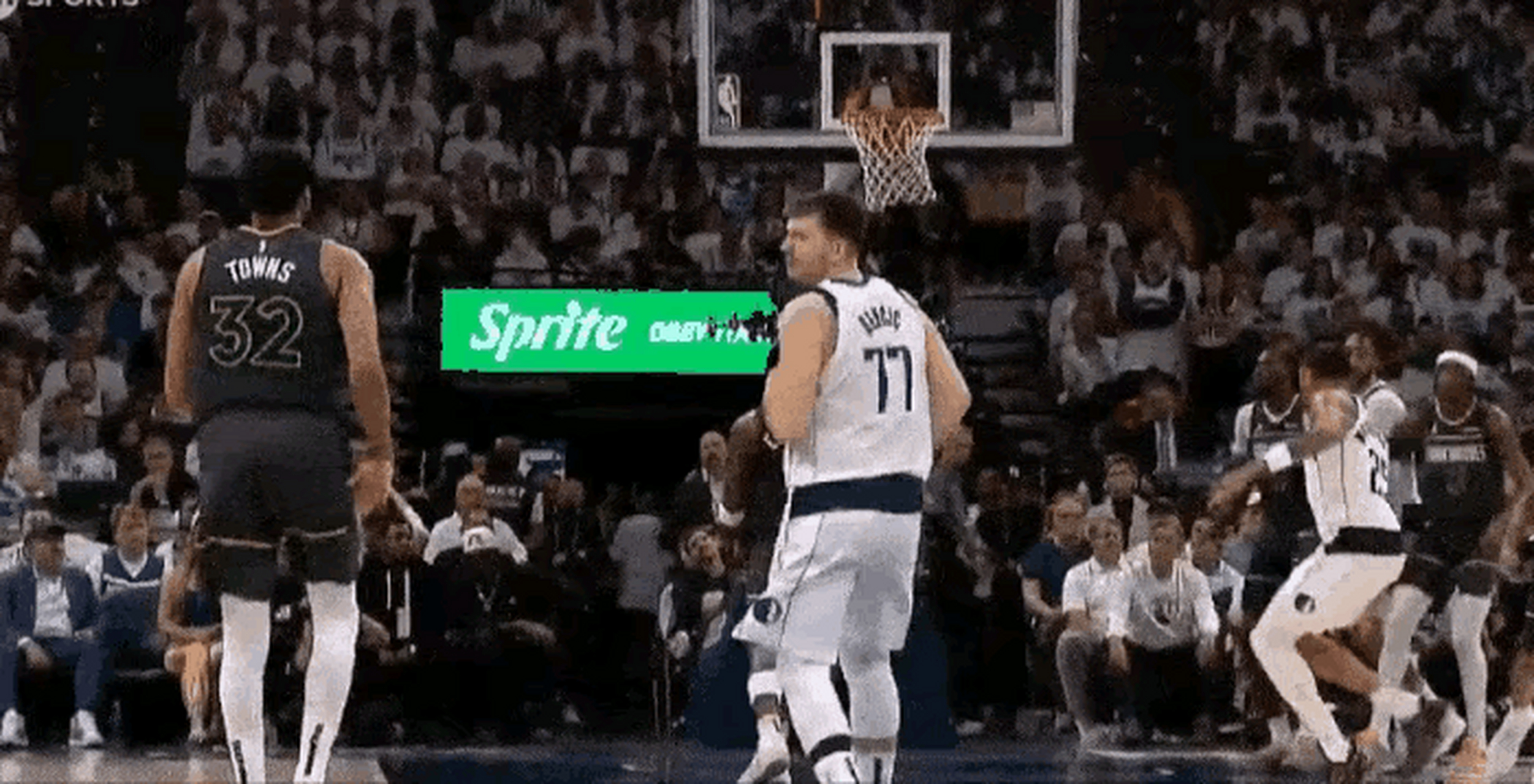 NBA季后赛冲刺阶段走向成谜；罗马手感冰凉；球迷炸锅；细节决定成败