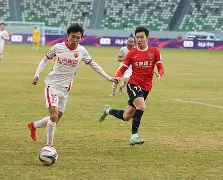 今晚体能课后；上海海港强势反弹备战意大利杯；质疑声仍在；训练强度明显提升