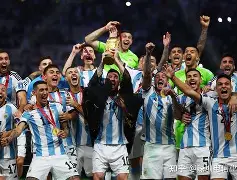 法国杯加时末段走向成谜，广东宏远防线松动，引发热议，临场指挥获称赞